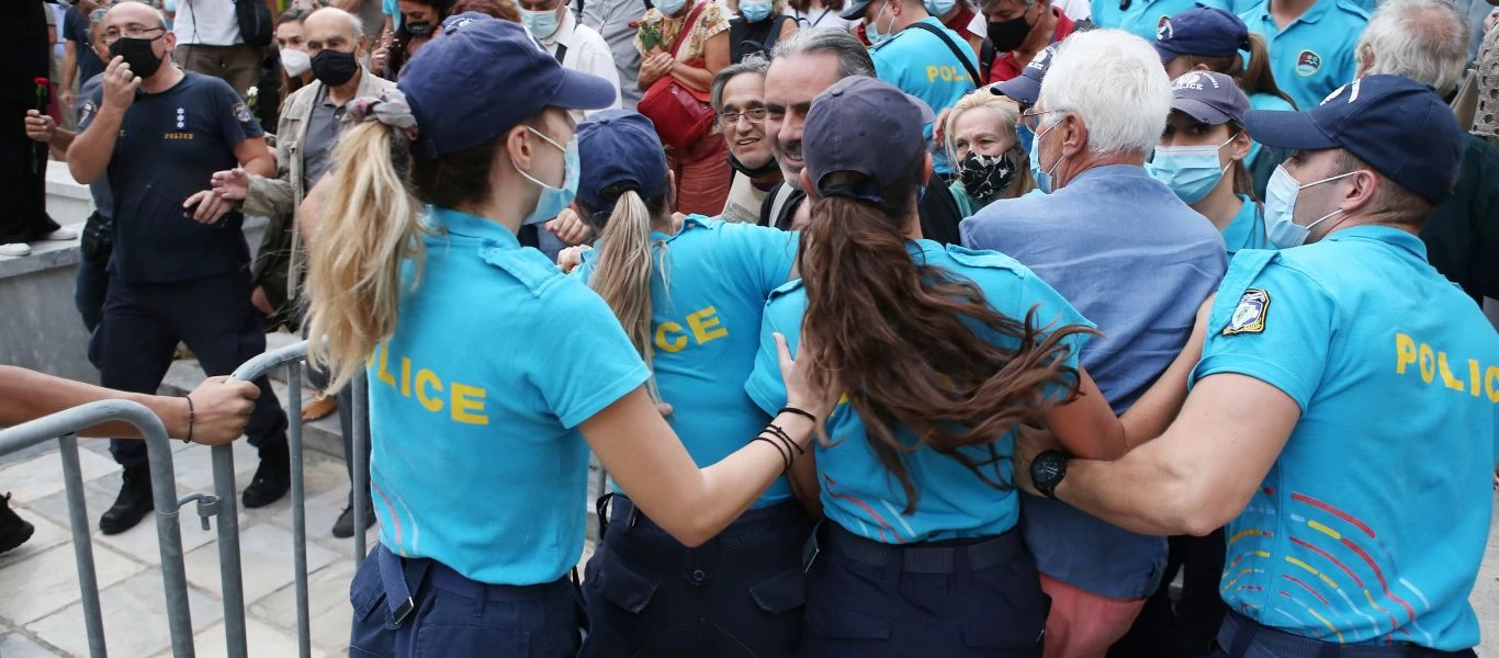 Σφοδρές λαϊκές αποδοκιμασίες κατά Κ.Μητσοτάκη στην Μητρόπολη Αθηνών - Προοίμιο αυτών που θα ακολουθήσουν!